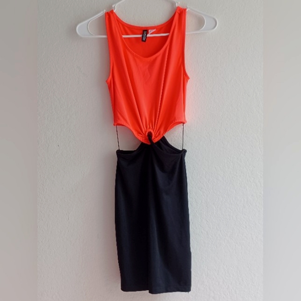 NWOT Divided H&M bright pink and black cut-out dress, XS